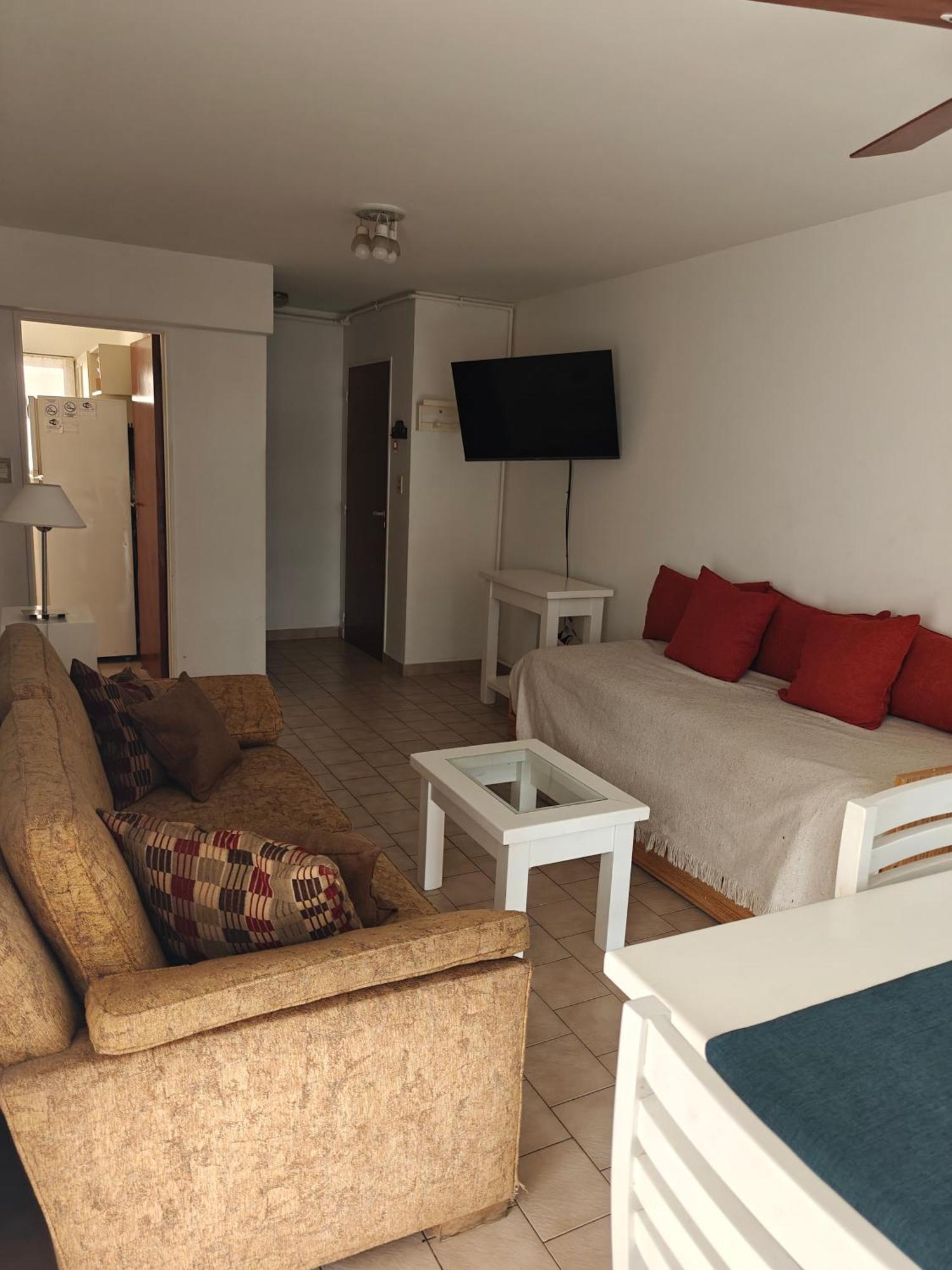 Departamento Amoblado En Pleno Centro, Con Cochera Баия-Бланка Экстерьер фото